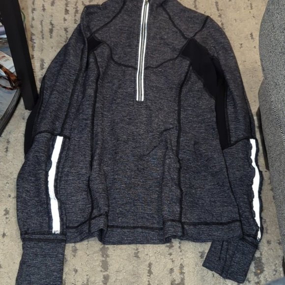 Lululemon Run: Dash Half Zip Reflective Pullover Heathered Coal - Picture 3 of 10
